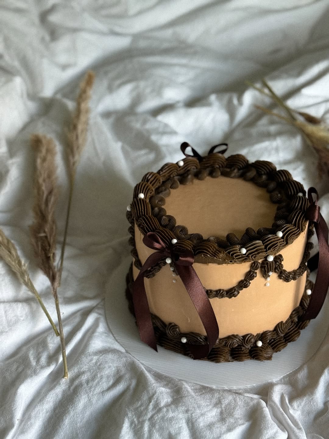 Inna, founder of Honeybee Cakes